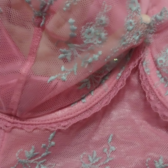 Victoria's Secret Lingerie - Picture 8 of 13